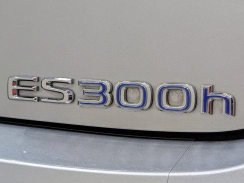 Used 2022 Lexus ES 300h w/ Premium Package image 12