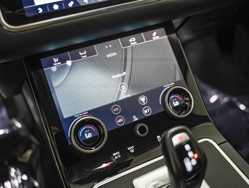 Used 2020 Land Rover Range Rover Evoque SE image 17