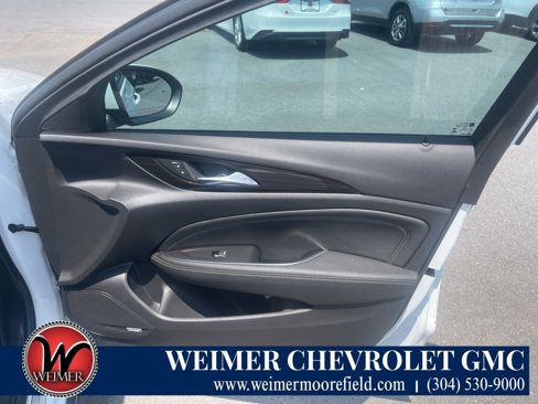 Used 2018 Buick Regal Essence w/ Driver Confidence Package #1 image 47