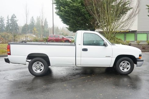 Used 2000 Chevrolet Silverado 1500 2WD Regular Cab w/ Firm Ride Suspension Pkg image 2