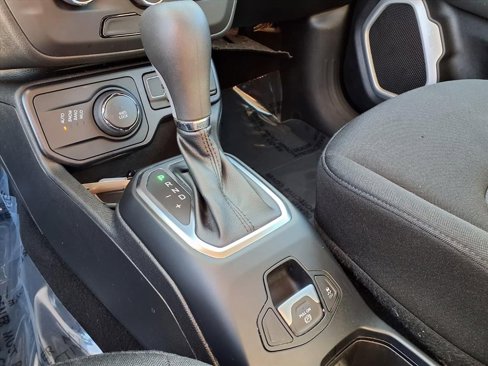 Used 2019 Jeep Renegade Sport image 13