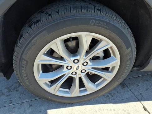 Used 2023 Ford Explorer XLT w/ Equipment Group 202A image 8