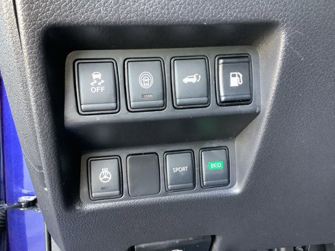 Used 2018 Nissan Rogue SL image 11