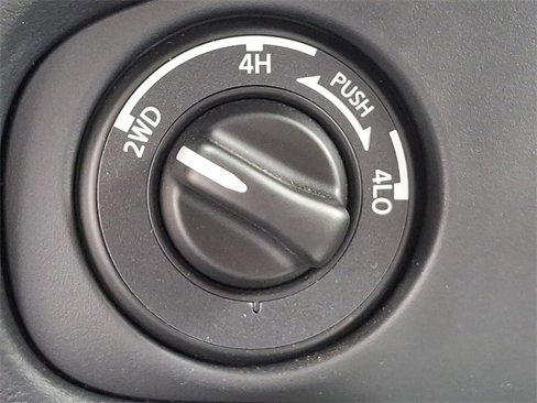Used 2024 Nissan Frontier SV w/ SV Convenience Package image 25