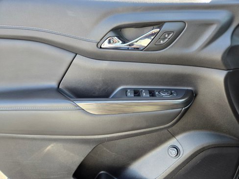 Used 2023 GMC Acadia SLT image 19