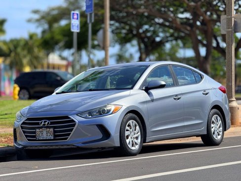 Used 2017 Hyundai Elantra SE image 1