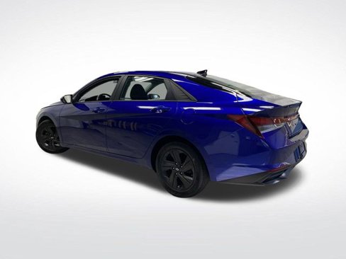 Used 2022 Hyundai Elantra SEL w/ Cargo Package image 3