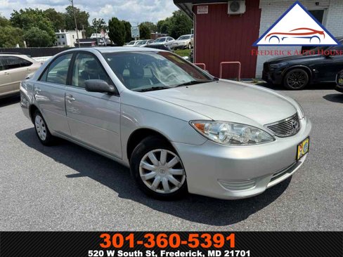 Used 2005 Toyota Camry image 1