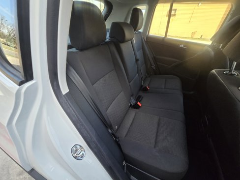 Used 2017 Volkswagen Tiguan Limited w/ Premium Package image 11