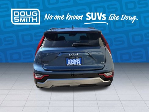Used 2023 Kia Niro SX Touring image 3