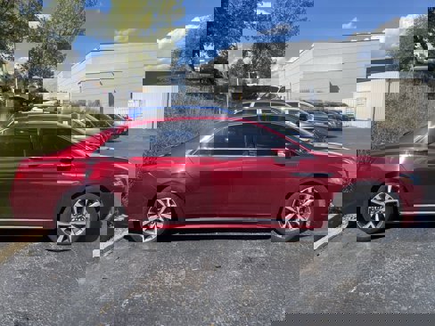 Used 2018 Lincoln Continental Premiere image 4