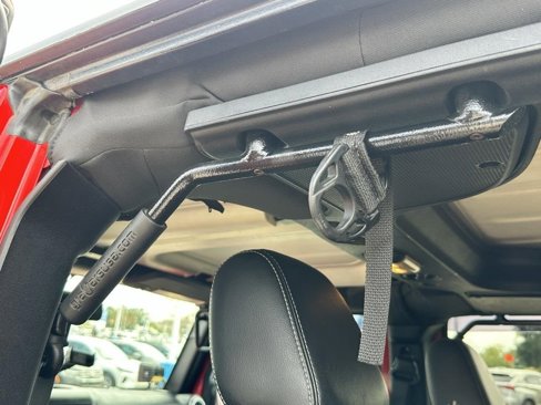 Used 2015 Jeep Wrangler Unlimited Sport image 28