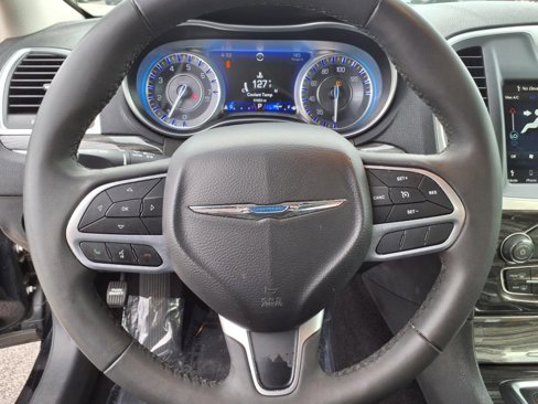 Used 2022 Chrysler 300 Touring image 15