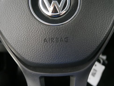 Used 2016 Volkswagen Golf 2-Door image 27