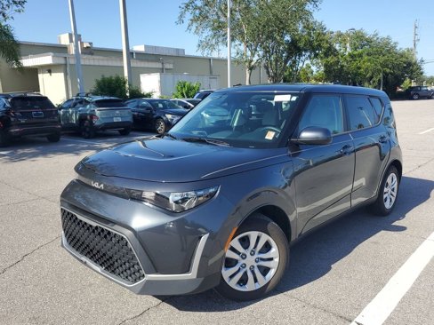 Used 2023 Kia Soul LX image 8