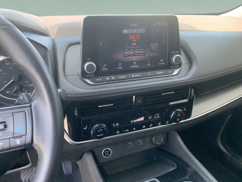 Used 2022 Nissan Rogue SV image 19