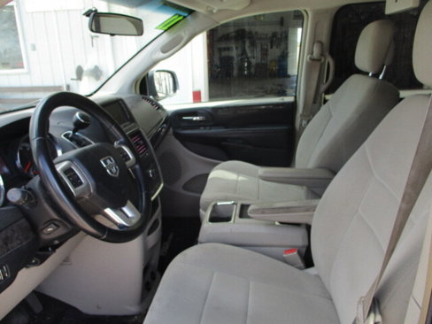 Used 2011 Dodge Grand Caravan Crew w/ Entertainment Group 1 image 26