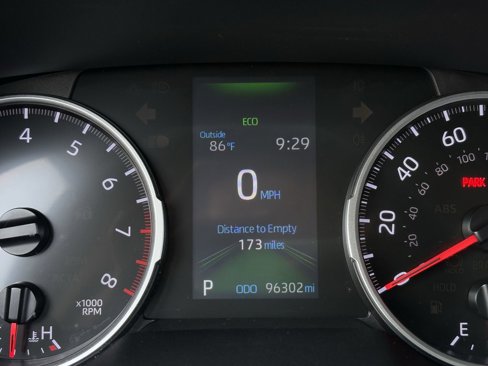 Used 2022 Toyota RAV4 LE image 13