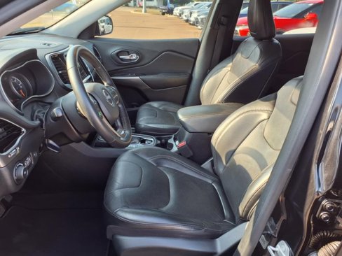 Used 2020 Jeep Cherokee Limited image 13