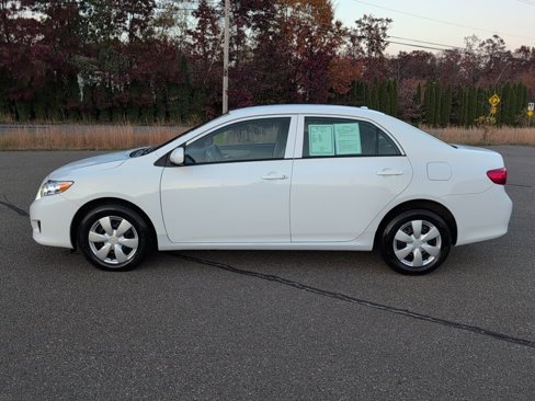 Used 2010 Toyota Corolla LE image 2