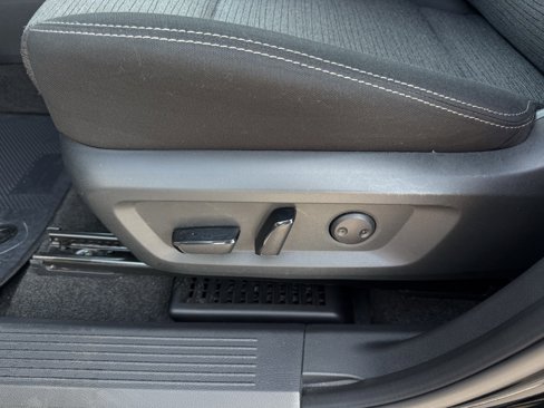 Used 2023 Nissan Rogue SV image 11
