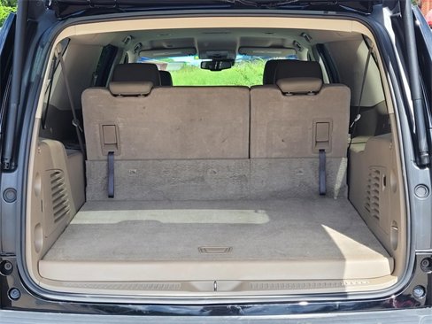 Used 2019 Chevrolet Suburban LT image 9