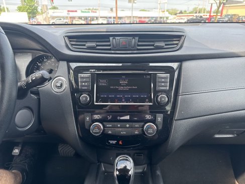 Used 2019 Nissan Rogue SV image 29