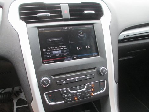Used 2016 Ford Fusion SE image 21