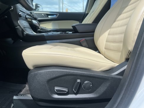 Used 2018 Ford Edge SEL w/ Equipment Group 201A image 7