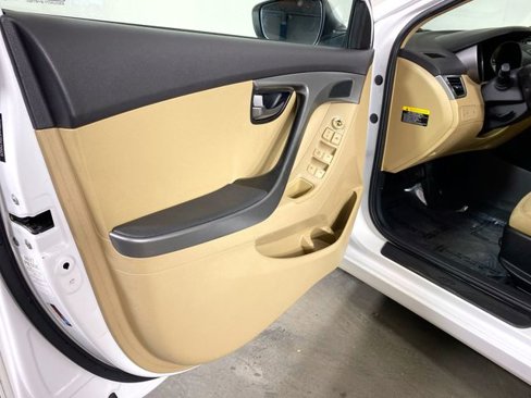 Used 2013 Hyundai Elantra GLS image 19