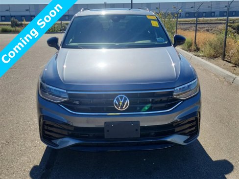 Used 2022 Volkswagen Tiguan SE R-Line image 2