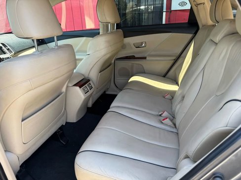 Used 2009 Toyota Venza AWD image 9