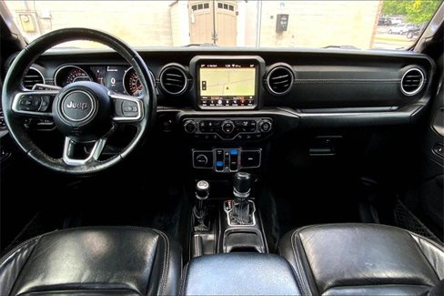 Used 2018 Jeep Wrangler Unlimited Sahara image 14