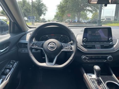 Used 2024 Nissan Altima 2.5 SR image 15