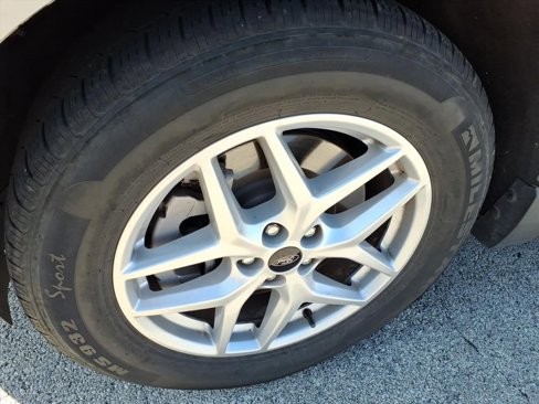 Used 2024 Ford Edge SEL image 7