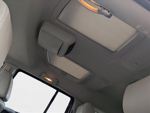 Used 2006 Jeep Commander Limited image 15