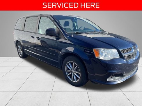 Used 2015 Dodge Grand Caravan SE image 2