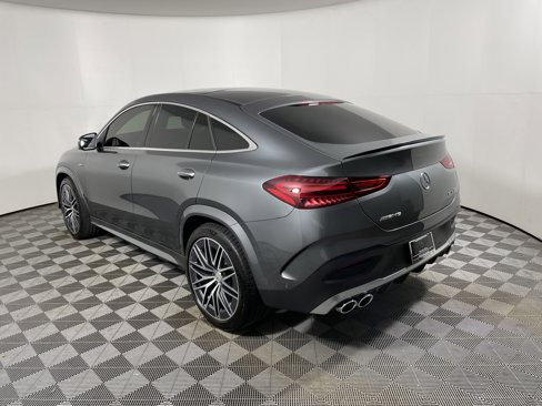 Certified 2024 Porsche Macan image 4