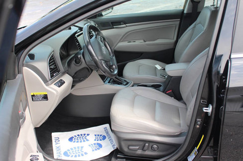 Used 2017 Hyundai Elantra Limited image 7