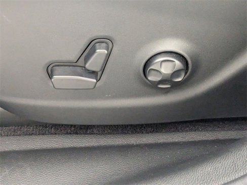 Used 2018 Jeep Cherokee Trailhawk w/ Comfort/Convenience Group image 13