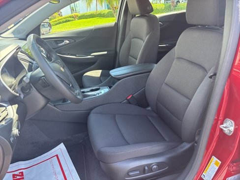 Certified 2025 Chevrolet Malibu LT w/ Sport Edition image 11