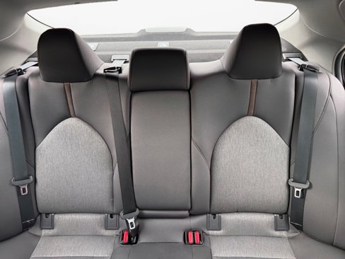 Used 2018 Toyota Camry LE image 14