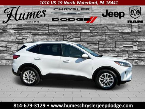 Used 2020 Ford Escape SE image 2