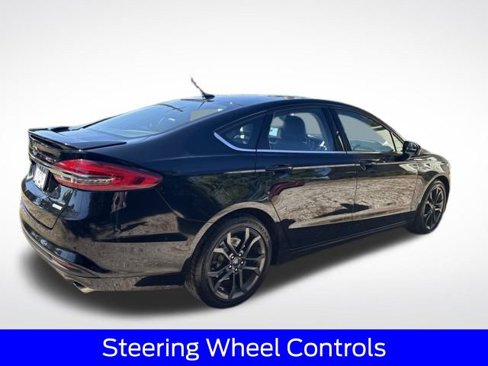 Certified 2018 Ford Fusion SE w/ Equipment Group 201A image 9