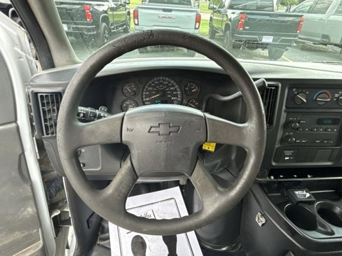 Used 2005 Chevrolet Express 3500 image 11