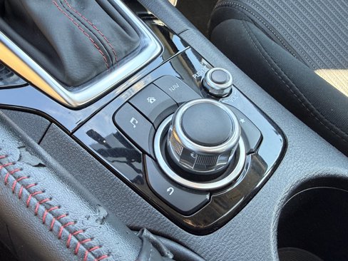 Used 2016 MAZDA MAZDA3 i Touring w/ Popular Equipment Package image 21
