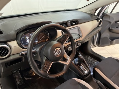 Used 2022 Nissan Versa SV image 10