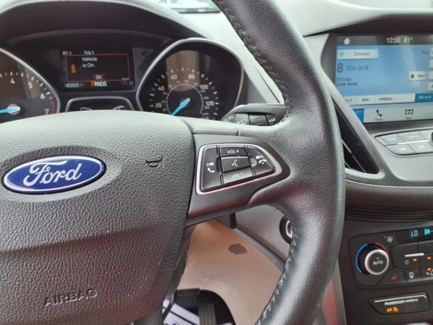 Used 2019 Ford Escape SEL image 16