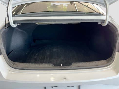 Used 2022 Hyundai Elantra SE image 22
