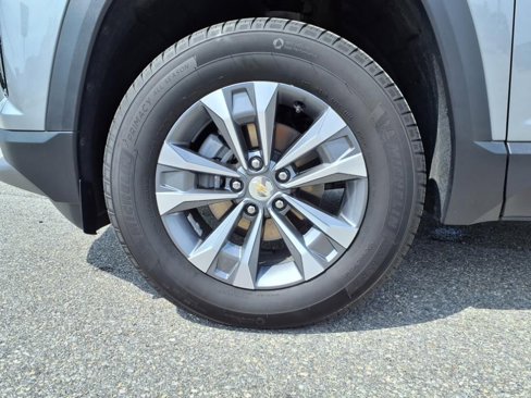 Used 2025 Chevrolet Equinox LT w/ Convenience Package II image 10